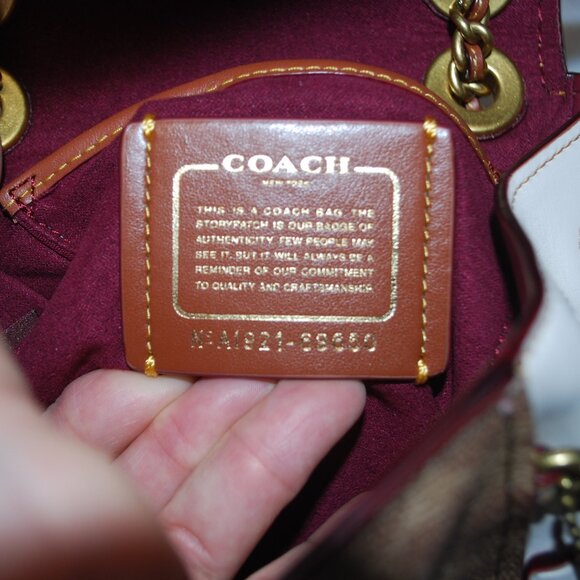 🎒 Coach Parker Convertible Backpack in Signature Canvas! 🎒 - Picture 9 of 12